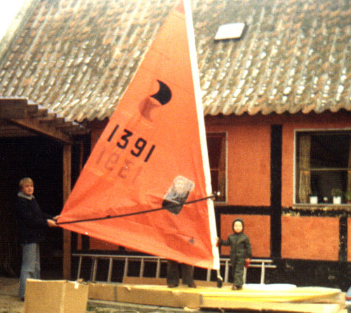 1 surfer 1976. Foto &Oslash;stergade 35 R&oslash;nne i g&aring;rden